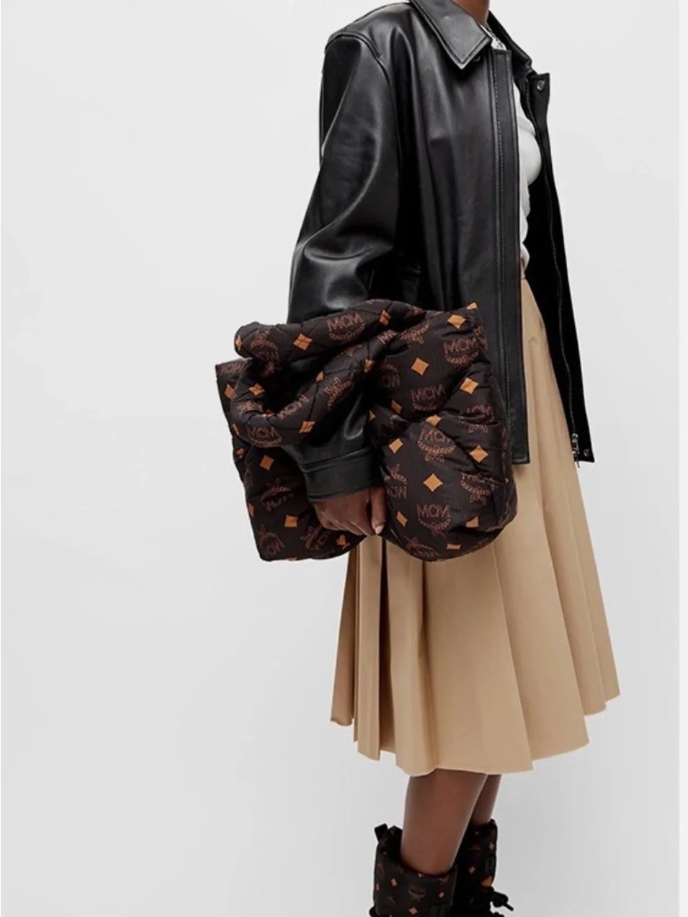 MCM puffer tote
